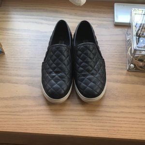 Steve Madden slip ones